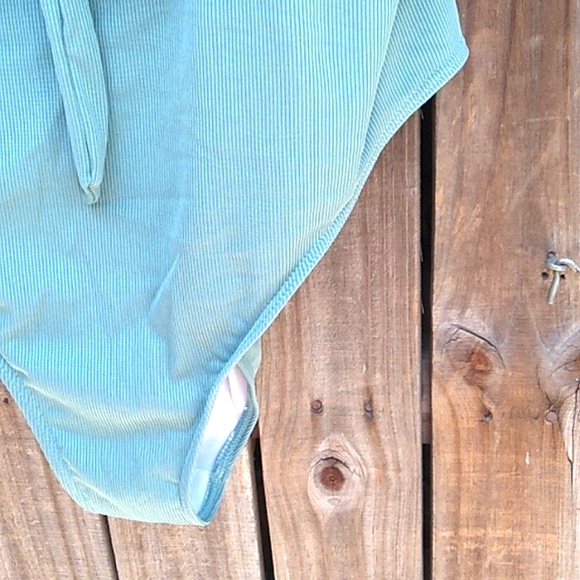 Ruffled Onepiece Swimsuit - Picture 7 of 10